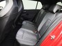 Volkswagen Golf 1.5 eTSI R-Line Business 150 PK| Dealeronderhouden | Navigatie | Harman Kardon High End Audio | Stoelverwarming | Stuurwielverwarming | Parkeersensoren | 18 Inch Velgen