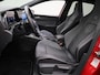 Volkswagen Golf 1.5 eTSI R-Line Business 150 PK| Dealeronderhouden | Navigatie | Harman Kardon High End Audio | Stoelverwarming | Stuurwielverwarming | Parkeersensoren | 18 Inch Velgen