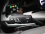Volkswagen Golf 1.5 eTSI R-Line Business 150 PK| Dealeronderhouden | Navigatie | Harman Kardon High End Audio | Stoelverwarming | Stuurwielverwarming | Parkeersensoren | 18 Inch Velgen