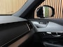 Volvo XC90 T8 AWD Recharge R-Design Long Range | Luchtvering | Trekhaak | 360 Camera | Head-Up Display | Harman Kardon | 455pk | Adaptieve Cruise Control | Stoel en Stuurwielverwarming | Schuifdak | 22 Inch | Full LED Meesturende koplampen | Pilot Assist | BLIS Dode Hoek Detectie | Elektrische voorstoelen geheugen | R-Design Alcantara Nappa Leder Contour Stoelen met wit stiksel en bies | Zitting verlenging voorstoelen | Lederen Dashboard | Keyless Drive | Parkeersensoren voor+achter | Privacy Glass | Elektrisch bedienbare achterklep | Geïntegreerde zongordijnen achterportieren | 7-Persoons | 4-Zone Climate Control | DAB Radio | Apple Carplay/Android Auto | Volvo On Call met mobiele App functie | Denim Blue Metallic |