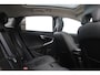 Volvo V40 Cross Country T3 Polar+ Luxury | Panoramadak | Harman Kardon Premium Sound | Parkeersensoren en Parkeercamera achter | Lederen bekleding | Standkachel | Volvo Guard alarm | Climate control | Cruise control |