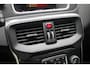 Volvo V40 Cross Country T3 Polar+ Luxury | Panoramadak | Harman Kardon Premium Sound | Parkeersensoren en Parkeercamera achter | Lederen bekleding | Standkachel | Volvo Guard alarm | Climate control | Cruise control |