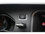 Volvo V40 Cross Country T3 Polar+ Luxury | Panoramadak | Harman Kardon Premium Sound | Parkeersensoren en Parkeercamera achter | Lederen bekleding | Standkachel | Volvo Guard alarm | Climate control | Cruise control |