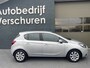 Opel Corsa 1.2 4 cilinder parkeersensoren achter airco