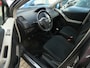 Toyota Yaris 1.0 VVTi +