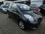 Toyota Yaris 1.0 VVTi +