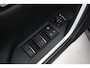 Toyota RAV4 2.5 Hybrid AWD Bi-Tone | Apple Carplay / Android Auto | Stoel-/stuurverwarming | Verwarmbare voorruit | Leder | Full LED | Parkeersensoren voor/achter | Camera | Keyless | Adaptive Cruise | Clima | 18 inch