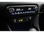 Toyota Yaris 1.5 Hybrid Executive | Dodehoek detectie | Head-up display | Stoelverwarming | Apple Carplay / Android Auto | Parkeersensoren voor/achter | 17 inch