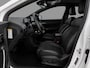 MG MG4 Electric Luxury 64 kWh SOH 96,0% / Fabrieksgarantie 02-2030 / Warmtepomp / Adaptive Cruise / 3 Fase / Stoelverwarming / 1e Eigenaar / Dealeronderhouden / NL Auto / Apple & Android /