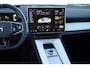 Polestar 4 Long Range Single motor 100 kWh Pilot | Plus | | Adaptive cruise control + Pilot assist | Lane change assist | 360 camera | Harman Kardon Premium Sound | Head-up display | Pixel Led koplampen + adaptief grootlicht | Elektrisch bedienbare achterklep met voetsensor | 12-voudig verstelbare stoelen | Elektrisch verstelbare rugleuning achter |  | Stoel + stuurwielverwarming | verwarmde achterbank | 22kw AC Laden | 21" LM |