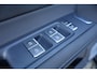 Polestar 4 Long Range Single motor 100 kWh Pilot | Plus | | Adaptive cruise control + Pilot assist | Lane change assist | 360 camera | Harman Kardon Premium Sound | Head-up display | Pixel Led koplampen + adaptief grootlicht | Elektrisch bedienbare achterklep met voetsensor | 12-voudig verstelbare stoelen | Elektrisch verstelbare rugleuning achter |  | Stoel + stuurwielverwarming | verwarmde achterbank | 22kw AC Laden | 21" LM |