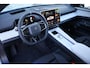 Polestar 4 Long Range Single motor 100 kWh Pilot | Plus | | Adaptive cruise control + Pilot assist | Lane change assist | 360 camera | Harman Kardon Premium Sound | Head-up display | Pixel Led koplampen + adaptief grootlicht | Elektrisch bedienbare achterklep met voetsensor | 12-voudig verstelbare stoelen | Elektrisch verstelbare rugleuning achter |  | Stoel + stuurwielverwarming | verwarmde achterbank | 22kw AC Laden | 21" LM |