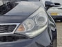 Kia Rio 1.4 CVVT ExecutiveLine 110 pk! | Stoelverwarming | Climate control | Bluetooth | Airco | Lichtmetaal | lederen bekleding etc.