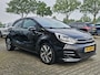 Kia Rio 1.4 CVVT ExecutiveLine 110 pk! | Stoelverwarming | Climate control | Bluetooth | Airco | Lichtmetaal | lederen bekleding etc.