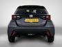 Toyota Yaris 1.5 Hybrid 115 Dynamic Comfort Pack | BTW voertuig | Dealer onderhouden | Stoel+Stuurverwarming  | Dodehoek detectie | Parkeersensoren voor+achter | Climate Control | Cruise Control Adaptive | Navigatie | Apple CarPlay/Android