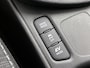 Toyota Yaris 1.5 Hybrid 115 Dynamic Comfort Pack | BTW voertuig | Dealer onderhouden | Stoel+Stuurverwarming  | Dodehoek detectie | Parkeersensoren voor+achter | Climate Control | Cruise Control Adaptive | Navigatie | Apple CarPlay/Android