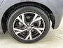 Toyota Yaris 1.5 Hybrid 115 Dynamic Comfort Pack | BTW voertuig | Dealer onderhouden | Stoel+Stuurverwarming  | Dodehoek detectie | Parkeersensoren voor+achter | Climate Control | Cruise Control Adaptive | Navigatie | Apple CarPlay/Android