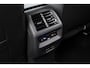 Volkswagen Tayron 1.5 eHybrid R-Line Edition 272PK / 200kW DSG, Comfort pakket plus (verwarmbare voorstoelen, verwarmbare achterbank, verwarmbare voorruit), LED Matrix (IQ.Lights), panoramadak, Harman Kardon geluidssysteem, Black Style pakket, draadloos Apple Carplay & Android Auto, DAB+, elektrische achterklep (Easy Open & Close), parkeerassistent (Park Assist Pro), 3-zone climatronic, adaptief onderstel (DCC), dodehoekdetectie (Side Assist), adaptieve cruise control (ACC), ErgoActive voorstoelen met massage- en geheugenfunctie, elektrisch verstel-, verwarm- en inklapbare buitenspiegels, lederen 'Varenna' bekleding, 20" 'York' LMV etc.