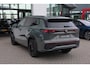 Volkswagen Tayron 1.5 eHybrid R-Line Edition 272PK / 200kW DSG, Comfort pakket plus (verwarmbare voorstoelen, verwarmbare achterbank, verwarmbare voorruit), LED Matrix (IQ.Lights), panoramadak, Harman Kardon geluidssysteem, Black Style pakket, draadloos Apple Carplay & Android Auto, DAB+, elektrische achterklep (Easy Open & Close), parkeerassistent (Park Assist Pro), 3-zone climatronic, adaptief onderstel (DCC), dodehoekdetectie (Side Assist), adaptieve cruise control (ACC), ErgoActive voorstoelen met massage- en geheugenfunctie, elektrisch verstel-, verwarm- en inklapbare buitenspiegels, lederen 'Varenna' bekleding, 20" 'York' LMV etc.