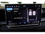 Volkswagen Tayron 1.5 eHybrid R-Line Edition 272PK / 200kW DSG, Comfort pakket plus (verwarmbare voorstoelen, verwarmbare achterbank, verwarmbare voorruit), LED Matrix (IQ.Lights), panoramadak, Harman Kardon geluidssysteem, Black Style pakket, draadloos Apple Carplay & Android Auto, DAB+, elektrische achterklep (Easy Open & Close), parkeerassistent (Park Assist Pro), 3-zone climatronic, adaptief onderstel (DCC), dodehoekdetectie (Side Assist), adaptieve cruise control (ACC), ErgoActive voorstoelen met massage- en geheugenfunctie, elektrisch verstel-, verwarm- en inklapbare buitenspiegels, lederen 'Varenna' bekleding, 20" 'York' LMV etc.