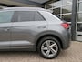 Volkswagen T-Roc 1.5 TSI 150pk DSG-aut. R-LINE / Trekhaak afn. / IQ Light / Camera / Stoelverw./ FABRIEKS garantie