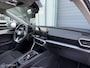 SEAT Leon Sportstourer 1.5 eTSI FR / Pano / Trekhaak / Navi