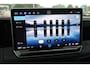 Volkswagen Tiguan 1.5 eHybrid R-Line Edition 272PK / 200kW DSG, Wegklapbare trekhaak incl. aanhangermanoeuvreerhulp (Trailer Assist), LED Matrix (IQ.Lights), adaptieve cruise control (ACC) met Travel Assist, 20" 'York' LMV, parkeerassistent (Park Assist Pro), Comfort pakket plus (verwarmbare voorstoelen, verwarmbare achterbank, verwarmbare voorruit), elektrische achterklep (Easy Open & Close), panoramadak, Harman Kardon geluidssysteem, Black Style pakket, Interieur Style pakket (lederen 'Varenna' bekleding, elektrisch verstelbare ErgoActive voorstoelen met massage- en geheugenfunctie), draadloos Apple Carplay & Android Auto, dodehoekdetectie (Side Assist) etc.
