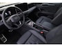 Volkswagen Tiguan 1.5 eHybrid R-Line Edition 272PK / 200kW DSG, Wegklapbare trekhaak incl. aanhangermanoeuvreerhulp (Trailer Assist), LED Matrix (IQ.Lights), adaptieve cruise control (ACC) met Travel Assist, 20" 'York' LMV, parkeerassistent (Park Assist Pro), Comfort pakket plus (verwarmbare voorstoelen, verwarmbare achterbank, verwarmbare voorruit), elektrische achterklep (Easy Open & Close), panoramadak, Harman Kardon geluidssysteem, Black Style pakket, Interieur Style pakket (lederen 'Varenna' bekleding, elektrisch verstelbare ErgoActive voorstoelen met massage- en geheugenfunctie), draadloos Apple Carplay & Android Auto, dodehoekdetectie (Side Assist) etc.
