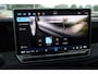 Volkswagen Tiguan 1.5 eHybrid R-Line Edition 272PK / 200kW DSG, Wegklapbare trekhaak incl. aanhangermanoeuvreerhulp (Trailer Assist), LED Matrix (IQ.Lights), adaptieve cruise control (ACC) met Travel Assist, 20" 'York' LMV, parkeerassistent (Park Assist Pro), Comfort pakket plus (verwarmbare voorstoelen, verwarmbare achterbank, verwarmbare voorruit), elektrische achterklep (Easy Open & Close), panoramadak, Harman Kardon geluidssysteem, Black Style pakket, Interieur Style pakket (lederen 'Varenna' bekleding, elektrisch verstelbare ErgoActive voorstoelen met massage- en geheugenfunctie), draadloos Apple Carplay & Android Auto, dodehoekdetectie (Side Assist) etc.