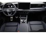 Volkswagen Tiguan 1.5 eHybrid R-Line Edition 272PK / 200kW DSG, Wegklapbare trekhaak incl. aanhangermanoeuvreerhulp (Trailer Assist), LED Matrix (IQ.Lights), adaptieve cruise control (ACC) met Travel Assist, 20" 'York' LMV, parkeerassistent (Park Assist Pro), Comfort pakket plus (verwarmbare voorstoelen, verwarmbare achterbank, verwarmbare voorruit), elektrische achterklep (Easy Open & Close), panoramadak, Harman Kardon geluidssysteem, Black Style pakket, Interieur Style pakket (lederen 'Varenna' bekleding, elektrisch verstelbare ErgoActive voorstoelen met massage- en geheugenfunctie), draadloos Apple Carplay & Android Auto, dodehoekdetectie (Side Assist) etc.