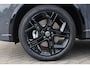 Volkswagen Tiguan 1.5 eHybrid R-Line Edition 272PK / 200kW DSG, Wegklapbare trekhaak incl. aanhangermanoeuvreerhulp (Trailer Assist), LED Matrix (IQ.Lights), adaptieve cruise control (ACC) met Travel Assist, 20" 'York' LMV, parkeerassistent (Park Assist Pro), Comfort pakket plus (verwarmbare voorstoelen, verwarmbare achterbank, verwarmbare voorruit), elektrische achterklep (Easy Open & Close), panoramadak, Harman Kardon geluidssysteem, Black Style pakket, Interieur Style pakket (lederen 'Varenna' bekleding, elektrisch verstelbare ErgoActive voorstoelen met massage- en geheugenfunctie), draadloos Apple Carplay & Android Auto, dodehoekdetectie (Side Assist) etc.