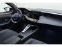 Peugeot 408 1.2 Hybrid 145 e-DCS6 GT | Automaat | Adaptieve cruise control | Stuurverwarming | Elektrisch bedienbare achterklep | Lichtmetalen velgen | Keyless entry en start | Full led