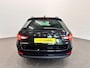 Skoda Superb Combi 1.4 TSI iV Business Edition PHEV Automaat Navigatie Stoelverwarming Voor en Achter Draadloze Telefoonlader Stuurverwarming Cruise Control Elektrisch Verstelbare Stoelen Apple CarPlay