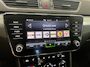 Skoda Superb Combi 1.4 TSI iV Business Edition PHEV Automaat Navigatie Stoelverwarming Voor en Achter Draadloze Telefoonlader Stuurverwarming Cruise Control Elektrisch Verstelbare Stoelen Apple CarPlay