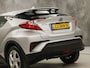 Toyota C-HR / C-HR+ 1.8 Hybrid Sport Automaat (NAVIGATIE, CLIMATE, CAMERA, SPORTSTOELEN, ADAPTIVE CRUISE, ZWART HEMEL, NIEUWSTAAT)