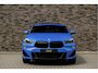 BMW X2 2.0i xDrive | M-Sport | Navigatie | Panorama | Leder | Memory | PDC | 19"LM | NL Auto | Misano Blau