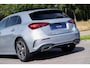 Mercedes-Benz A-klasse 180 AMG Line|BTW|Facelift|Panoramadak|Sfeerverlichting|CarPlay|LED|Org NL NAP|1 Eig|Dealer Onderhouden