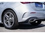 Mercedes-Benz A-klasse 180 AMG Line|BTW|Facelift|Panoramadak|Sfeerverlichting|CarPlay|LED|Org NL NAP|1 Eig|Dealer Onderhouden