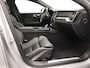 Volvo S60 T6 PLUG-IN HYBRID LONG RANGE PLUS DARK SCHUIFDAK 19INCH HARMAN KARDON GETINT GLAS