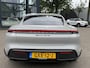 Porsche Taycan Turbo 93 kWh SOH 91% | SPORT CHRONO | HEAD-UP | CARBON PAKKET | ALCANTARA STOELEN + HEMEL | DUAL SCHERM | PSCB KERAMISCH GECOATE REMMEN | BURMESTER PREMIUM AUDIO | STOELVERWARMING + STUURWIELVERWARMING | STOELVENTILATIE | MEMORY SEATS | PORSCHE DEALER ONDERHOUDEN | 360° CAMERA | VERKEERT IN NIEUWSTAAT | ALL-IN PRIJS | 12 MAANDEN BOVAG GARANTIE