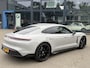 Porsche Taycan Turbo 93 kWh SOH 91% | SPORT CHRONO | HEAD-UP | CARBON PAKKET | ALCANTARA STOELEN + HEMEL | DUAL SCHERM | PSCB KERAMISCH GECOATE REMMEN | BURMESTER PREMIUM AUDIO | STOELVERWARMING + STUURWIELVERWARMING | STOELVENTILATIE | MEMORY SEATS | PORSCHE DEALER ONDERHOUDEN | 360° CAMERA | VERKEERT IN NIEUWSTAAT | ALL-IN PRIJS | 12 MAANDEN BOVAG GARANTIE