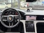 Porsche Taycan Turbo 93 kWh SOH 91% | SPORT CHRONO | HEAD-UP | CARBON PAKKET | ALCANTARA STOELEN + HEMEL | DUAL SCHERM | PSCB KERAMISCH GECOATE REMMEN | BURMESTER PREMIUM AUDIO | STOELVERWARMING + STUURWIELVERWARMING | STOELVENTILATIE | MEMORY SEATS | PORSCHE DEALER ONDERHOUDEN | 360° CAMERA | VERKEERT IN NIEUWSTAAT | ALL-IN PRIJS | 12 MAANDEN BOVAG GARANTIE