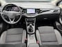 Opel Astra Sports Tourer 1.2 Elegance ✓131pk✓2e Eigenaar✓Camera✓Carplay✓6 Bak✓Stoelverw✓Stuurverw✓Pdc V+A✓Recent beurt gehad✓Clima✓Cruise✓Halfleder✓Keyless✓N.A.P✓Lm velgen✓Rijstrooksensor✓Apk tot 09-2028