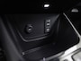 Opel Crossland X 1.2 Turbo Innovation Sport Automaat (APPLE CARPLAY, GROOT NAVI, CLIMATE, STUUR/STOELVERWARMING, SPORTSTOELEN, LEDER, GETINT GLAS, PARKEERSENSOREN, NIEUWSTAAT)