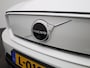 Volvo XC40 Recharge P8 AWD | Automaat | Panoramadak | Apple Carplay / Android Auto | Harman Kardon | Parkeersensoren | Virtual Cockpit | Trekhaak | Stoel-Stuurverwarming | Elektrische Achterklep | 360 Achteruitrijcamera | Navigatie | Climate Control | Cruise Control | Lichtmetalen Velgen |