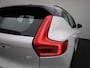 Volvo XC40 Recharge P8 AWD | Automaat | Panoramadak | Apple Carplay / Android Auto | Harman Kardon | Parkeersensoren | Virtual Cockpit | Trekhaak | Stoel-Stuurverwarming | Elektrische Achterklep | 360 Achteruitrijcamera | Navigatie | Climate Control | Cruise Control | Lichtmetalen Velgen |