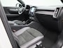 Volvo XC40 Recharge P8 AWD | Automaat | Panoramadak | Apple Carplay / Android Auto | Harman Kardon | Parkeersensoren | Virtual Cockpit | Trekhaak | Stoel-Stuurverwarming | Elektrische Achterklep | 360 Achteruitrijcamera | Navigatie | Climate Control | Cruise Control | Lichtmetalen Velgen |