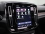 Volvo XC40 Recharge P8 AWD | Automaat | Panoramadak | Apple Carplay / Android Auto | Harman Kardon | Parkeersensoren | Virtual Cockpit | Trekhaak | Stoel-Stuurverwarming | Elektrische Achterklep | 360 Achteruitrijcamera | Navigatie | Climate Control | Cruise Control | Lichtmetalen Velgen |