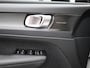 Volvo XC40 Recharge P8 AWD | Automaat | Panoramadak | Apple Carplay / Android Auto | Harman Kardon | Parkeersensoren | Virtual Cockpit | Trekhaak | Stoel-Stuurverwarming | Elektrische Achterklep | 360 Achteruitrijcamera | Navigatie | Climate Control | Cruise Control | Lichtmetalen Velgen |
