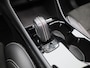 Volvo XC40 Recharge P8 AWD | Automaat | Panoramadak | Apple Carplay / Android Auto | Harman Kardon | Parkeersensoren | Virtual Cockpit | Trekhaak | Stoel-Stuurverwarming | Elektrische Achterklep | 360 Achteruitrijcamera | Navigatie | Climate Control | Cruise Control | Lichtmetalen Velgen |
